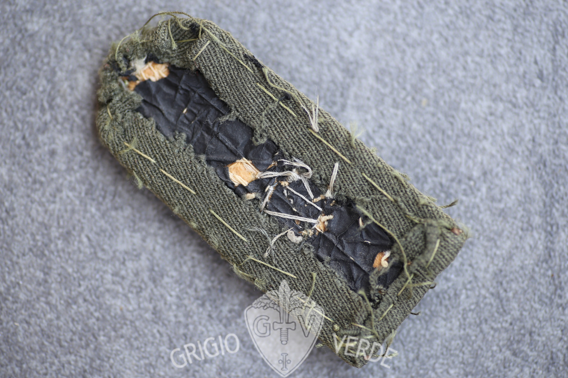 Fregio Bustina coloniale 77°Reggimento Lupi di Toscana Grigioverde.eu