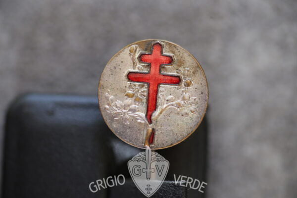 giornata delle due croci distintivo fascista fiori