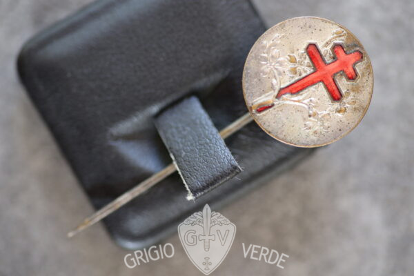 giornata delle due croci distintivo fascista fiori totale