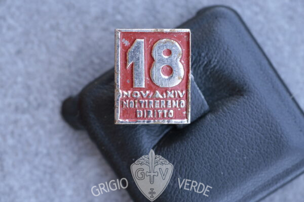 Distintivo Sanzioni 18 novembre 1936 noi tireremo dritto