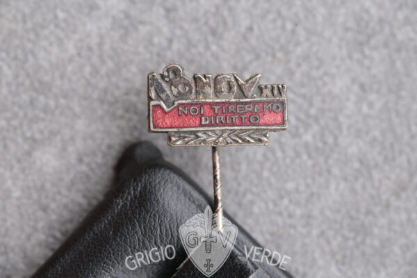 distintivo sanzioni noi tireremo dritto