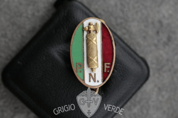 distintivo partito fascista PNF femminile Lorioli 2