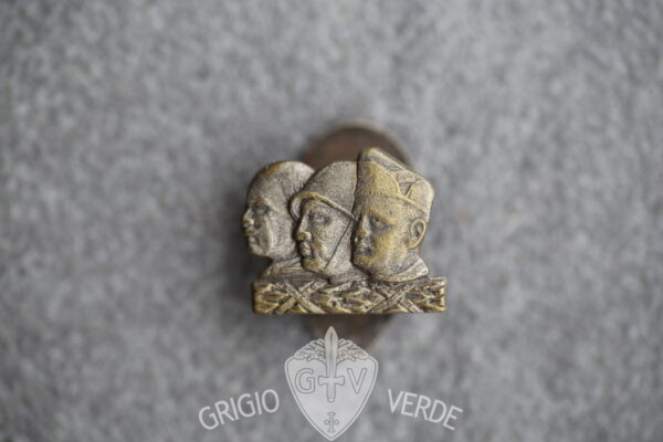 distintivo propaganda fascista Duce Badoglio vittorio emanuele