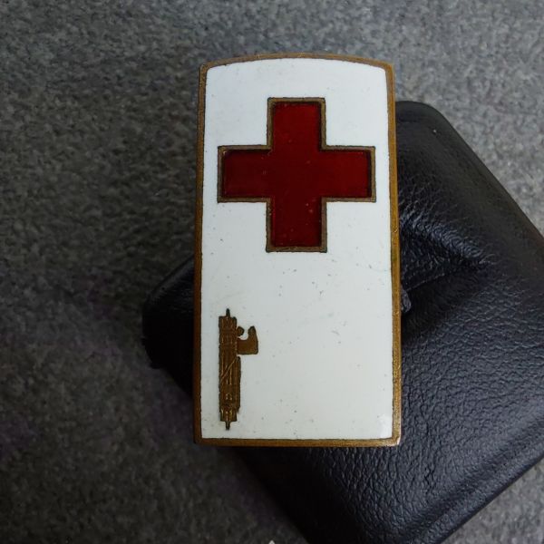 CRI Croce Rossa Italiana distintivo smaltato fascio littorio