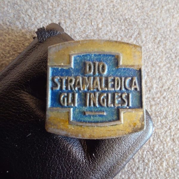 Distintivo Fascista Dio stramaledica gli inglesi attacco posteriore a spilla Lorioli